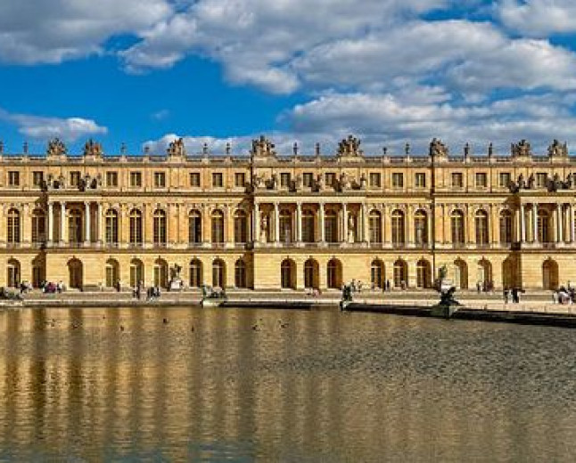 🔍 Renouvellement d'une carte de séjour de 10 ans : Peut-on recevoir une carte d'un an ?